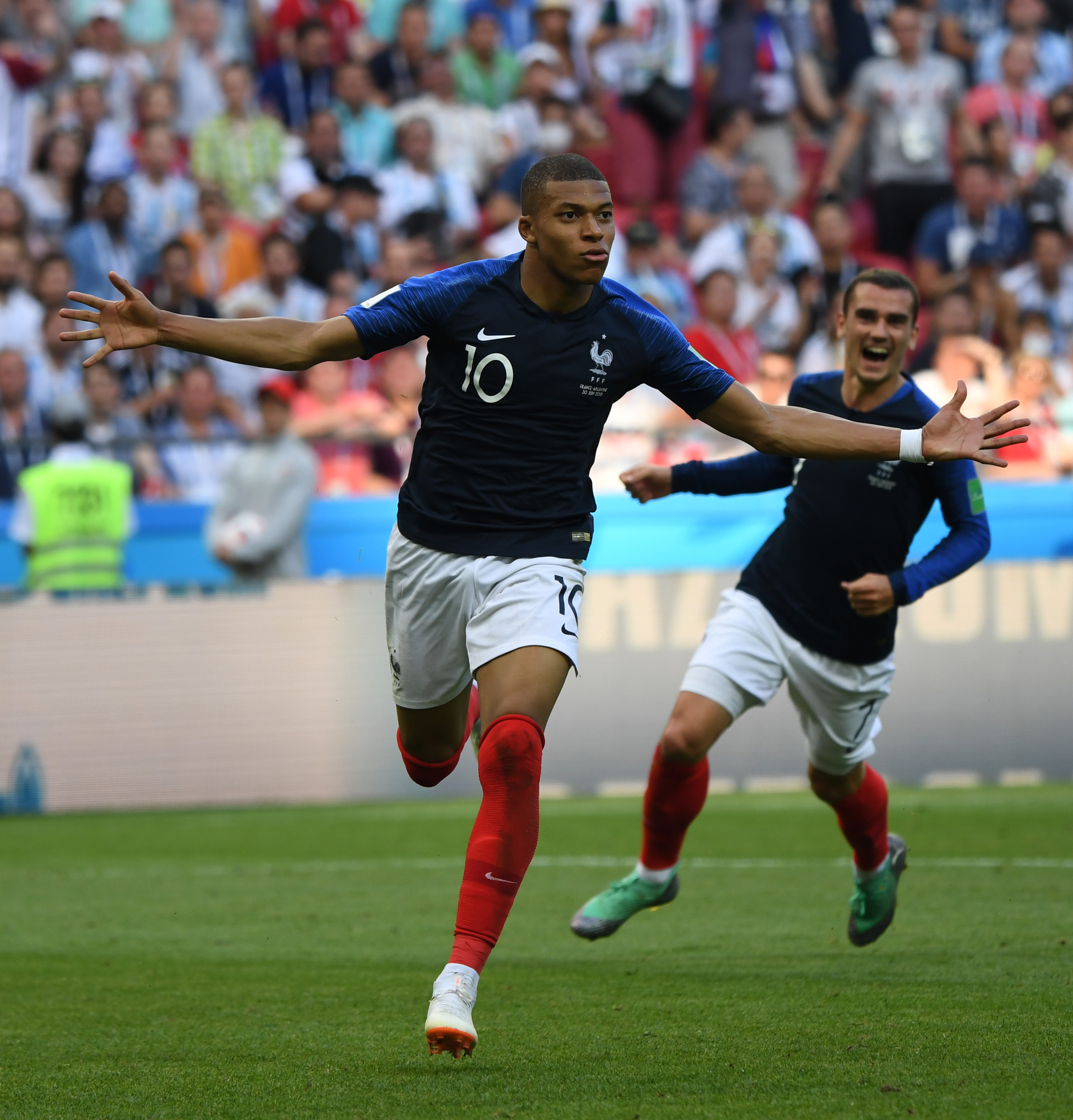 意媒：为避免球迷干扰，斯帕莱蒂决定尤文不在那不勒斯过夜（意媒：为避球迷骚扰，斯帕莱蒂决定尤文不在那不勒斯留宿）