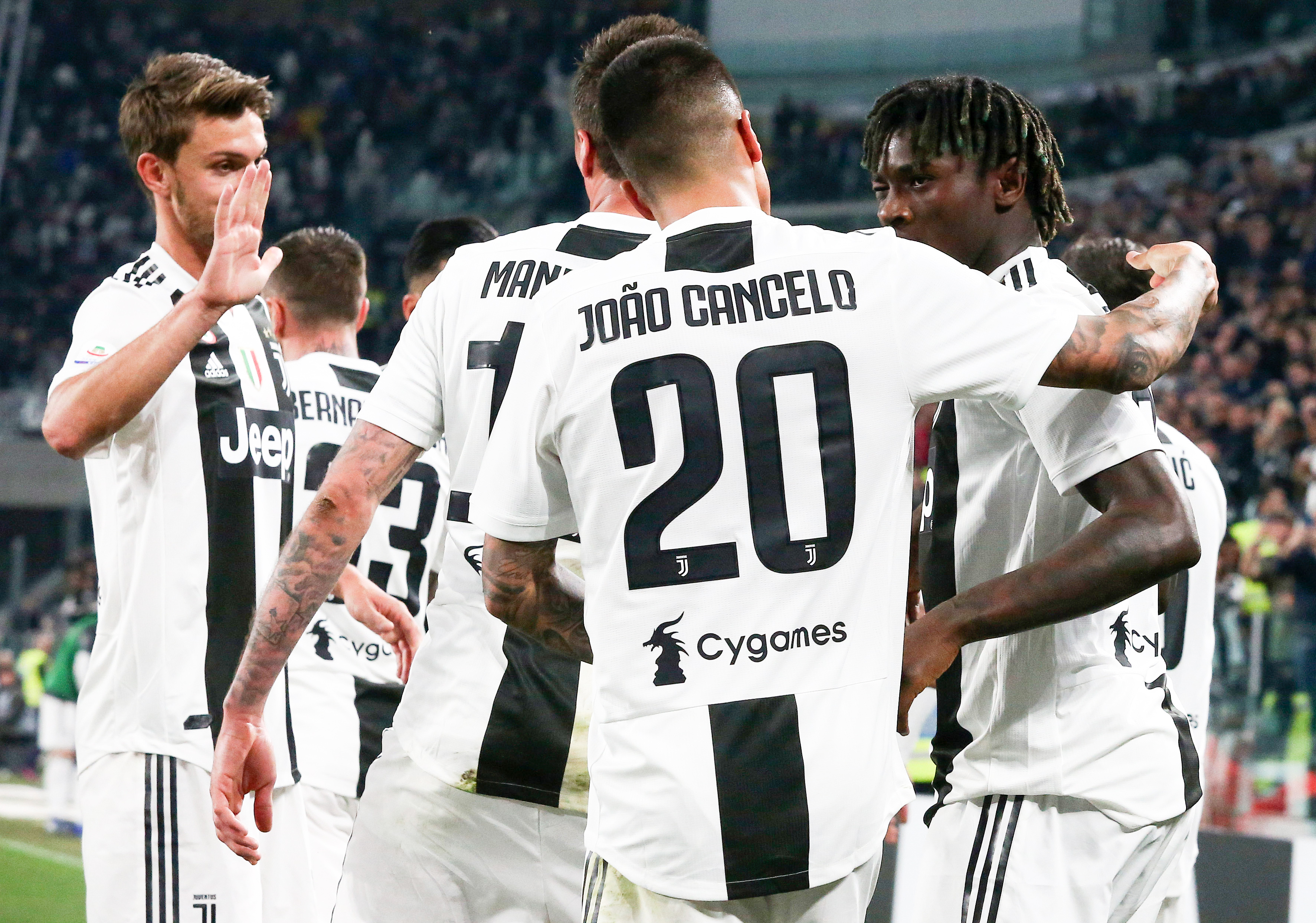 官方：穆西亚拉回归拜仁，并参加了球队今天的合练（拜仁官方：穆西亚拉归队，今日随队合练）