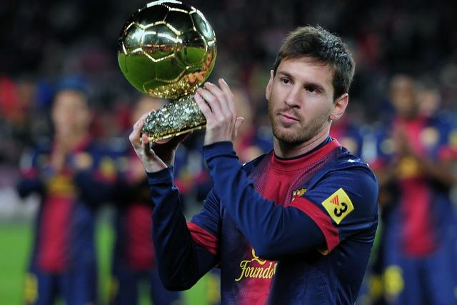 这是中后卫？范德芬长途奔袭神似孙兴慜的普斯卡什奖进球（中卫也能这样？范德芬长途奔袭复刻孙兴慜普斯卡什神球）