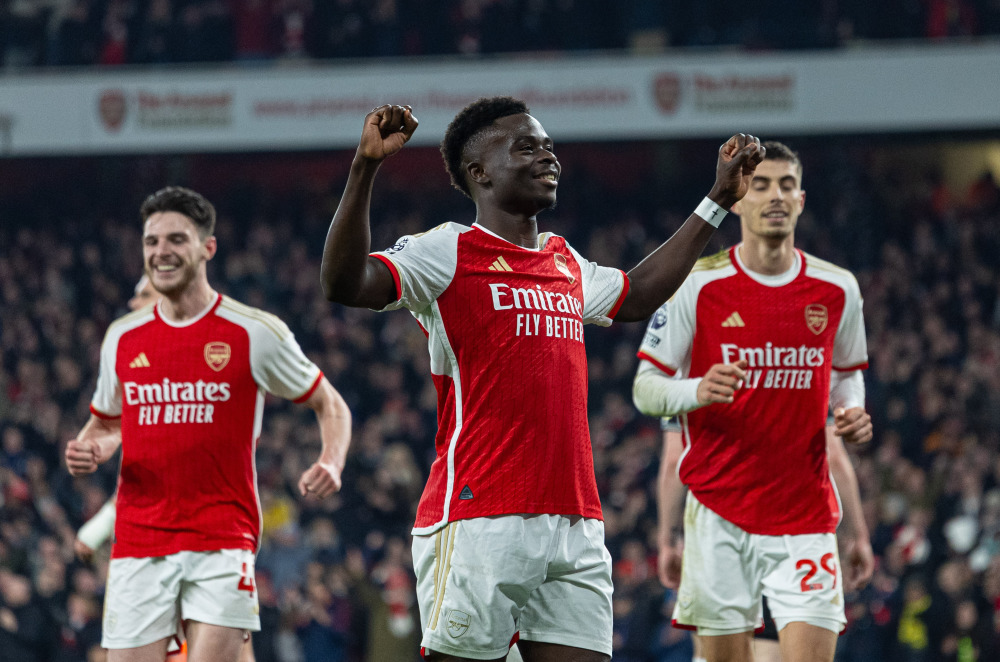 阿诺德：我对受伤感到非常沮丧，皇马球迷们2026年见（阿诺德坦言伤病令他沮丧：皇马球迷，2026年再会）