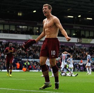 C 罗专访炸裂言论合集！退役时间定了，但这些争议更炸！（C罗专访火力全开：退役时间已定，争议话题更惹火）