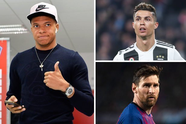 贝克汉姆首夺MLS冠军 14岁小七抹胸抢镜 大布缺席惹争议（贝克汉姆首捧MLS桂冠 小七造型引关注 大布缺席成热议）