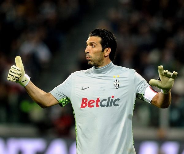 中超历年冠军主帅：仅4位本土教练，穆斯卡特2年2冠（中超历届冠军主帅盘点：本土教练仅四人，穆斯卡特两年两冠）